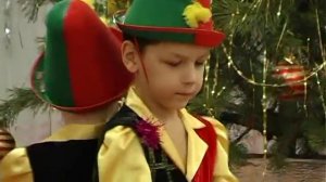 Танец "Жонглёры" на новогоднем утреннике.Муз. рук. Максюта Г. В.