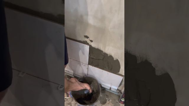 Мастер ногами кладёт плитку лучшем чем кто-то руками | ШКОЛА РЕМОНТА БЫТЬ БОССОМ смотреть онлайн