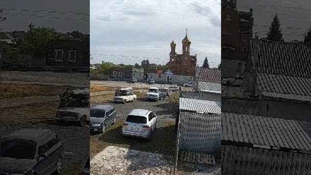 А это Харьков.На первом видео попытка ТЦК упаковать многодетного отца,которого чудом отбили прохожие