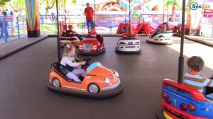 Влог Катаемся на Аттракционах в Детском в Парке Развлечений VLOG: Attractions in the Children's Par