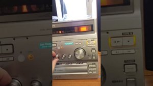 работа музыкального центра sony CMT-CP333