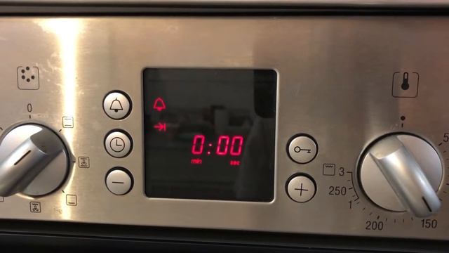 Cum programezi cuptorul electric BOSCH sa se opresca singur Programare timp pentru mancare смотреть онлайн
