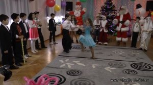 Дети классно танцуют современные танцы.