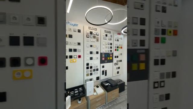 Шоурум освещения, тут мы закупаем свет(люстры, лёд, бра), Электро фурнитуру (розетки, выключатели) смотреть онлайн