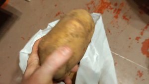 Как перебирать картошку для хранения на зиму ?