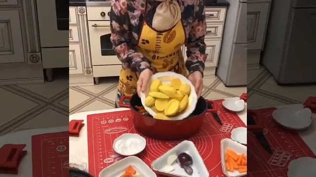 ВКУСНО!!/Мясо с овощами в собственном соку/ Ладушка готовит/рецепты/вкусная еда/что приготовить/ смотреть онлайн