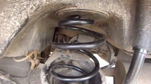 Замена задних пружин Е36  "по-быстрому".Нежданчик-погремушка)