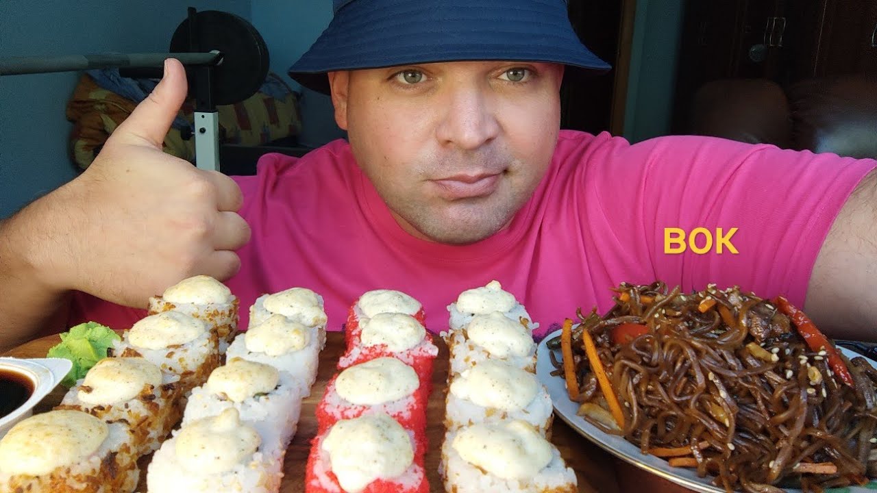 МУКБАНГ Лапша ВОК и роллы запеченые/ОБЖОР