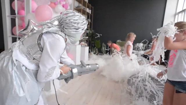 Бумажное Шоу Брянск. Аниматоры, организация и проведение праздников.Студия Живых Эмоций Брянск