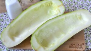 Кабачки в духовке с фаршем
