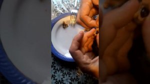 Почему не любят и не понимают вкус мидий. Как правильно чистить и есть мидии. Эстетам не смотреть!