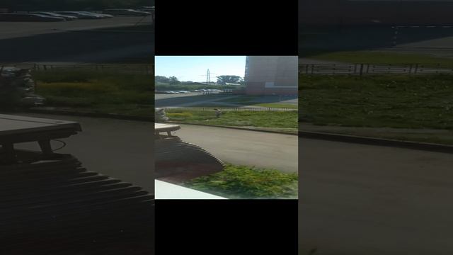 Тачка с кондером или триммер  не дадут подрыхнуть по утрам)))