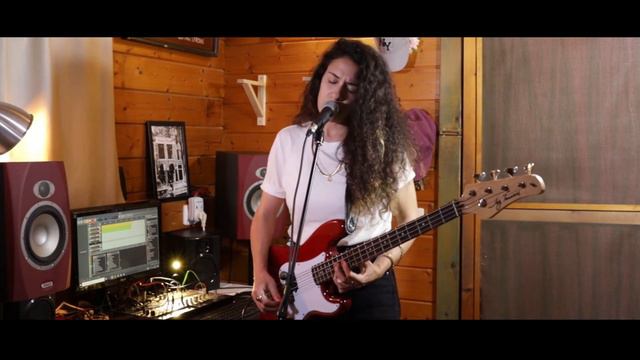 Nishaver Le'at - Sivan Amran (Live@Zimmer, Jay Turser Bass) смотреть онлайн