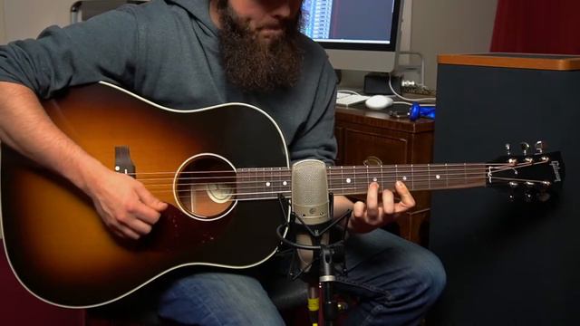 Martin 000-18 vs Gibson J-45 Acoustic Comparison смотреть онлайн
