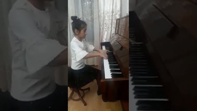 Səid Rüstəmov adına 13 nömrəli Uşaq Musiqi Məktəbinin şagirdi Rüstəmli Məleykə смотреть онлайн