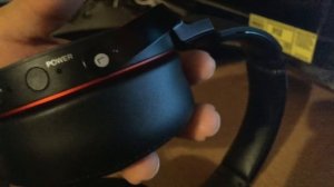 how to pair SONY MDR-XB950BT bluetooth headset to Iphone 5