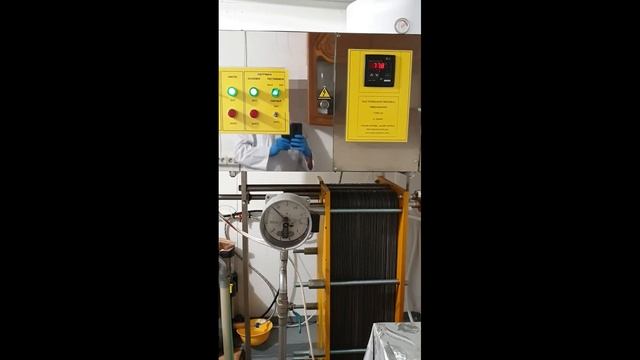 Пастеризатор молока 2 т/ч УЗМ-2,0Р смотреть онлайн