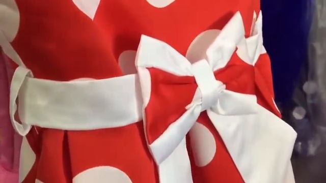 Красное платье в горох для маленькой стильняшки смотреть онлайн