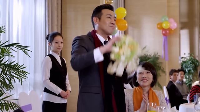 離異男人終於向善良女友求婚，共同經歷風雨磨難後，有情人終成眷屬！