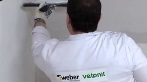 Как выровнять стену в 2 этапа с помощью финишной шпаклевки weber.vetonit LR+