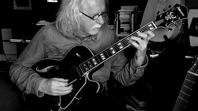 Blues for Barney K - electric version - Rob MacKillop смотреть онлайн