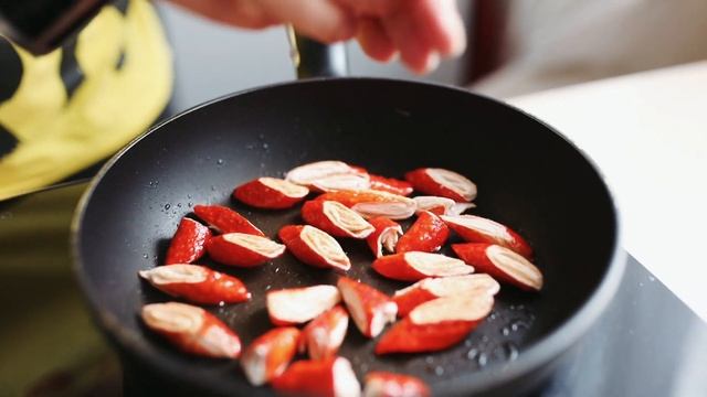 Яичница с крабовыми палочками? Быстро и вкусно ?
