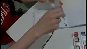 Саша рисует красками и ниткой. Детский мастер-класс по живописи
