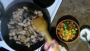 Жареное мясо с луком и мексиканской смесью