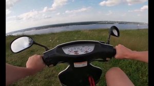 Катаем на скутере honda dio 35, школьники на скутере)