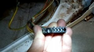 Стиральная машина Bosch не крутит барабан | Сплавился разъём мотора