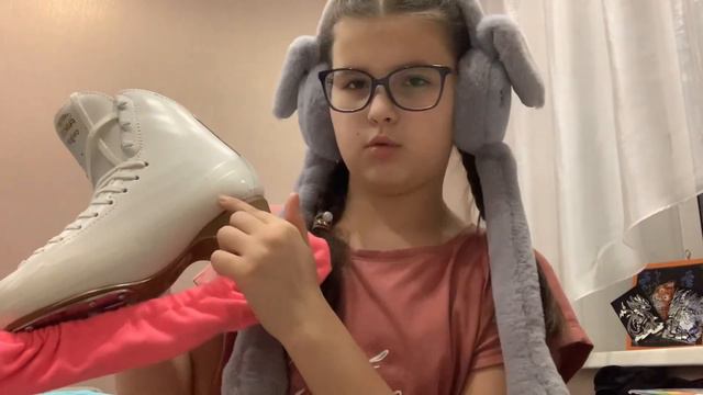 Как ухаживать за коньками⛸️🎄/про фигурное💋💗🍊 смотреть онлайн