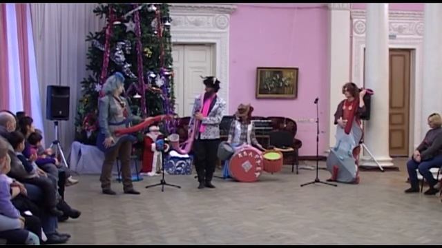 У ёлки с героями сказок смотреть онлайн