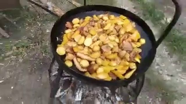 Готовим почерёвку (прослойка мясо - сало) на диске.