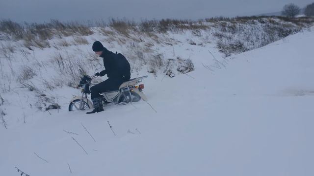 Покатушки на мопеде Альфа и NF150 зимой смотреть онлайн