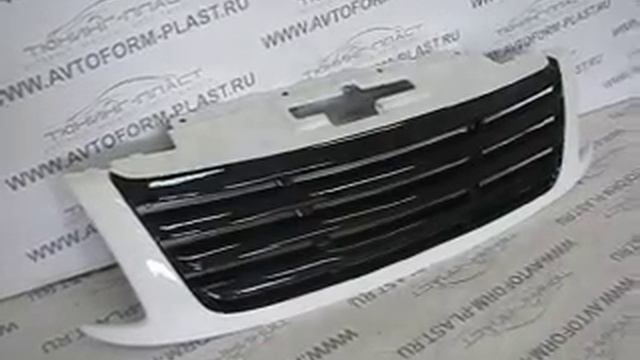 Решетка радиатора Гранта "Феникс"(покраска в 2 цвета Белое облако+Черный глянец).