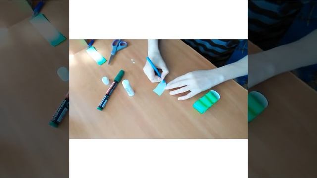 ГУСЕНИЧКА ИЗ БУМАГИ ДЛЯ МАЛЫШЕЙ смотреть онлайн