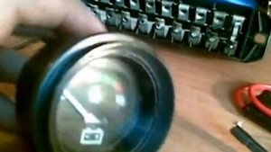 Замена часов вольтметром 2106