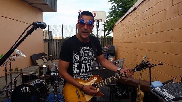 Long Island Village Radio with Ralph Martinez смотреть онлайн