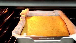 Бисквитное пирожное с шоколадом и кокосом