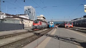 ЭП20-018 с поездом № 197 отправляется со станции Ростов-Главный