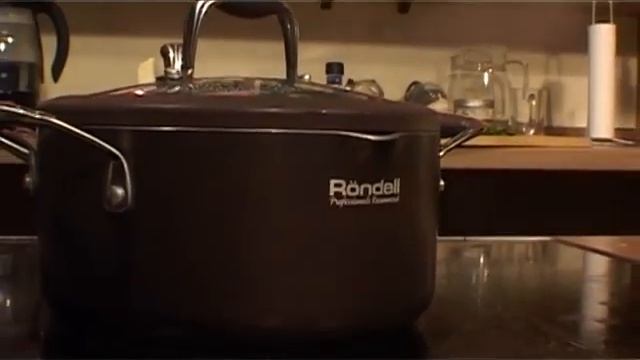 Classical Sauce Bolognese home- and easy-made with carrots and onions смотреть онлайн