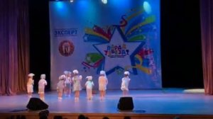 танец "Зайчиков"