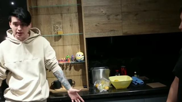 на меня ругается мама (я наресавал аткрытку я в 9 классе) #кириллкурьян смотреть онлайн