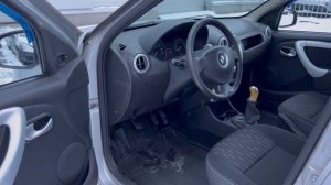 Renault Sandero '2011 (1 поколение)