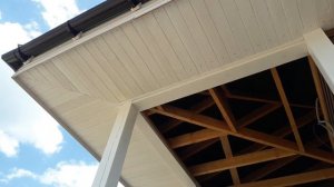 Монтаж нащельника на фасадах каркасного дома