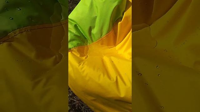 Креслогруша которое не промокает, водоотталкивающая ткань позволит даже поплавать на таком кресле