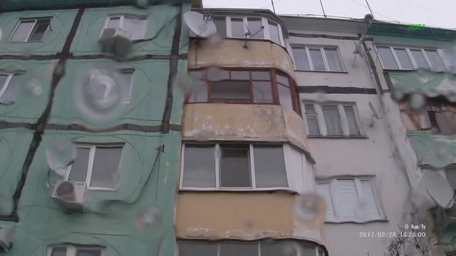 Борисовка, Советская , салон Он и Она ссыкухи бросают яйца в прохожих. смотреть онлайн