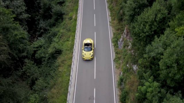 2024 Porsche 718 Spyder RS | Racing Yellow | Driving, Interior, Exterior смотреть онлайн