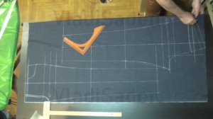 Раскрой джинсов на ткани