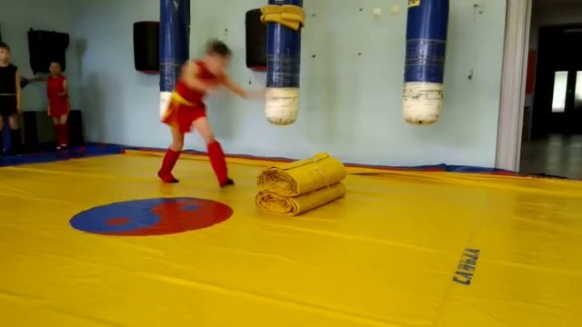 Тренировки по саньда в Центре ФП и СЕ Чемпион г.Чебоксары. руководитель.тренер  Ильина Г.В.